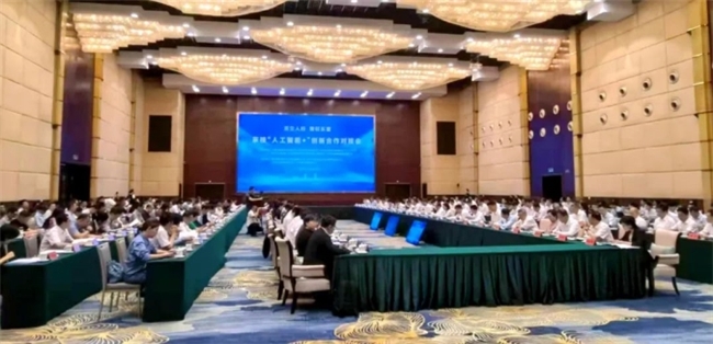 广西壮族自治区党委书记会见百望股份CEO付英波等人工智能企业代表