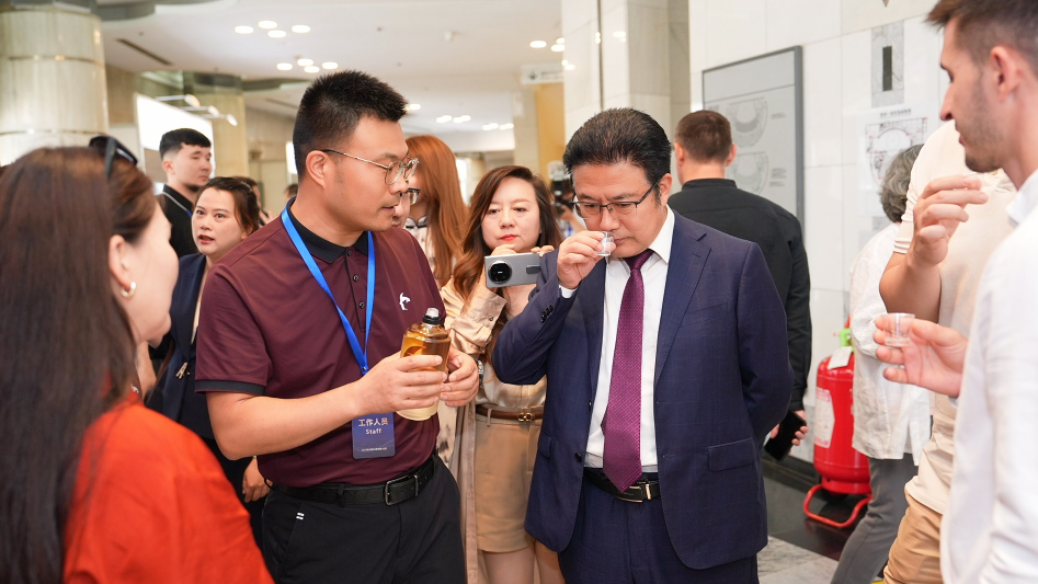 东方酱香奏响中亚乐章 酣客酱酒添彩中哈建交33周年盛典