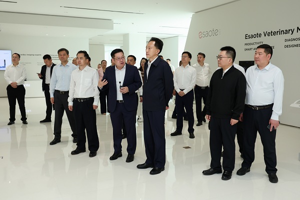 第二届江苏拉萨周启幕，拉萨党政代表团赴鱼跃医疗走访调研