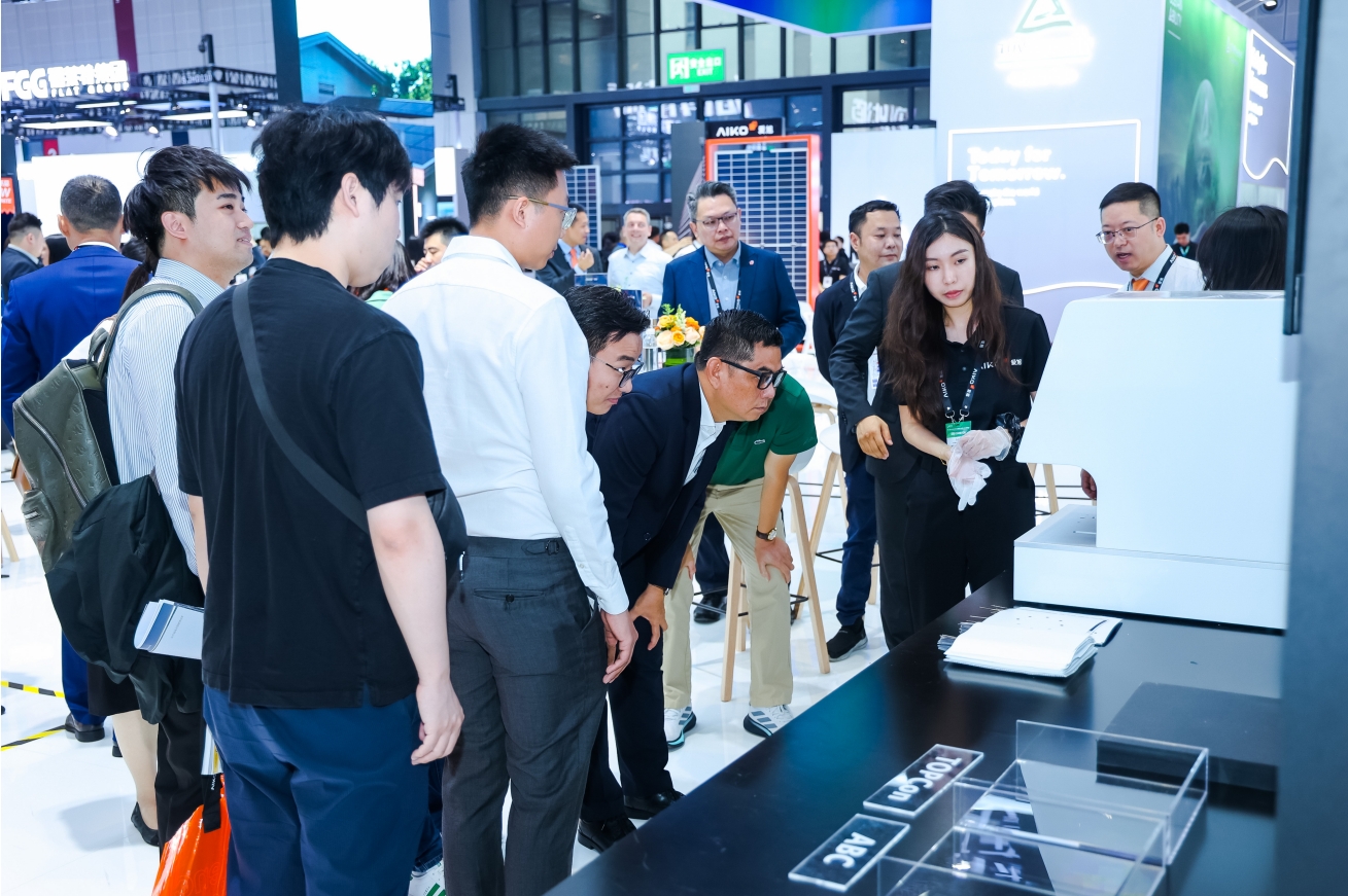 ABC焕新亮相SNEC展，爱旭领跑“25%”价值新时代
