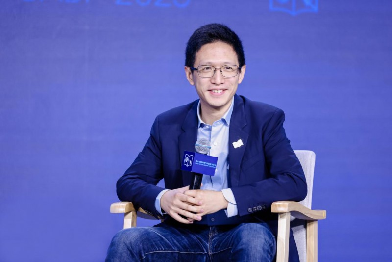 卓驭CEO沈劭劼出席2025汽车蓝皮书论坛：有信心实现“强标”下的辅助驾驶平权