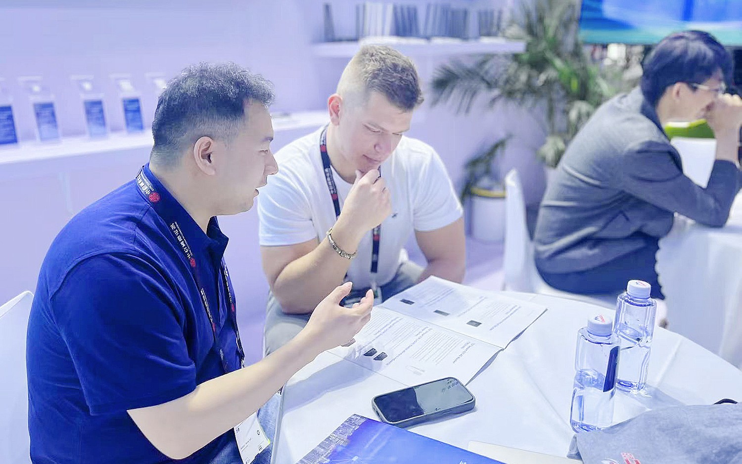 2025MWC | 途鸽科技发布全球eSIM跨境通信解决方案，打造“无缝连接”新体验