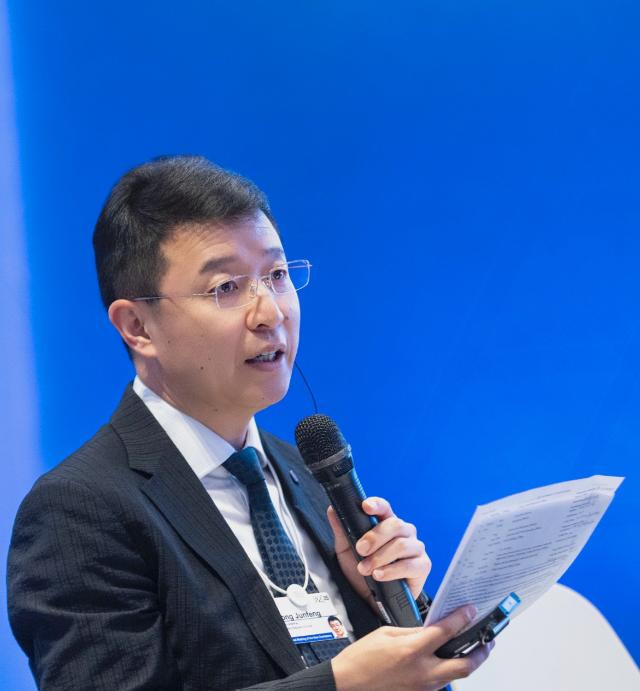 AI技术赋能金融服务 中国银联出席2025年夏季达沃斯论坛